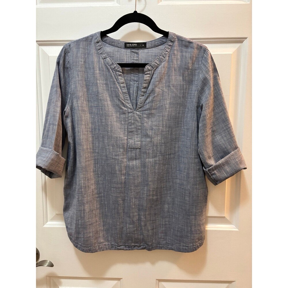 David Jones Blue Chambray Top Womens EUC size 10. PTP 21”. CBL 23”, Sleeves 18.5